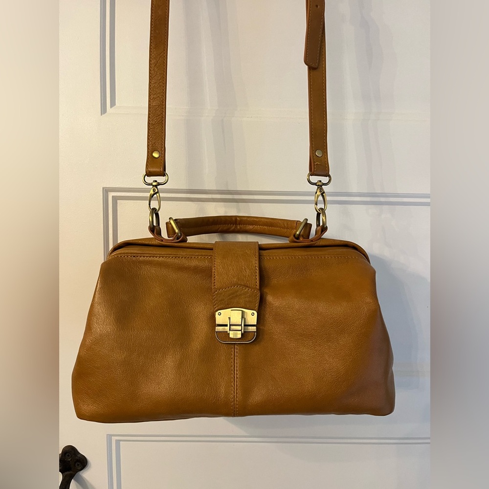 Chic Tan Leather Satchel